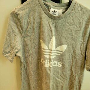 grey adidas t shirt
